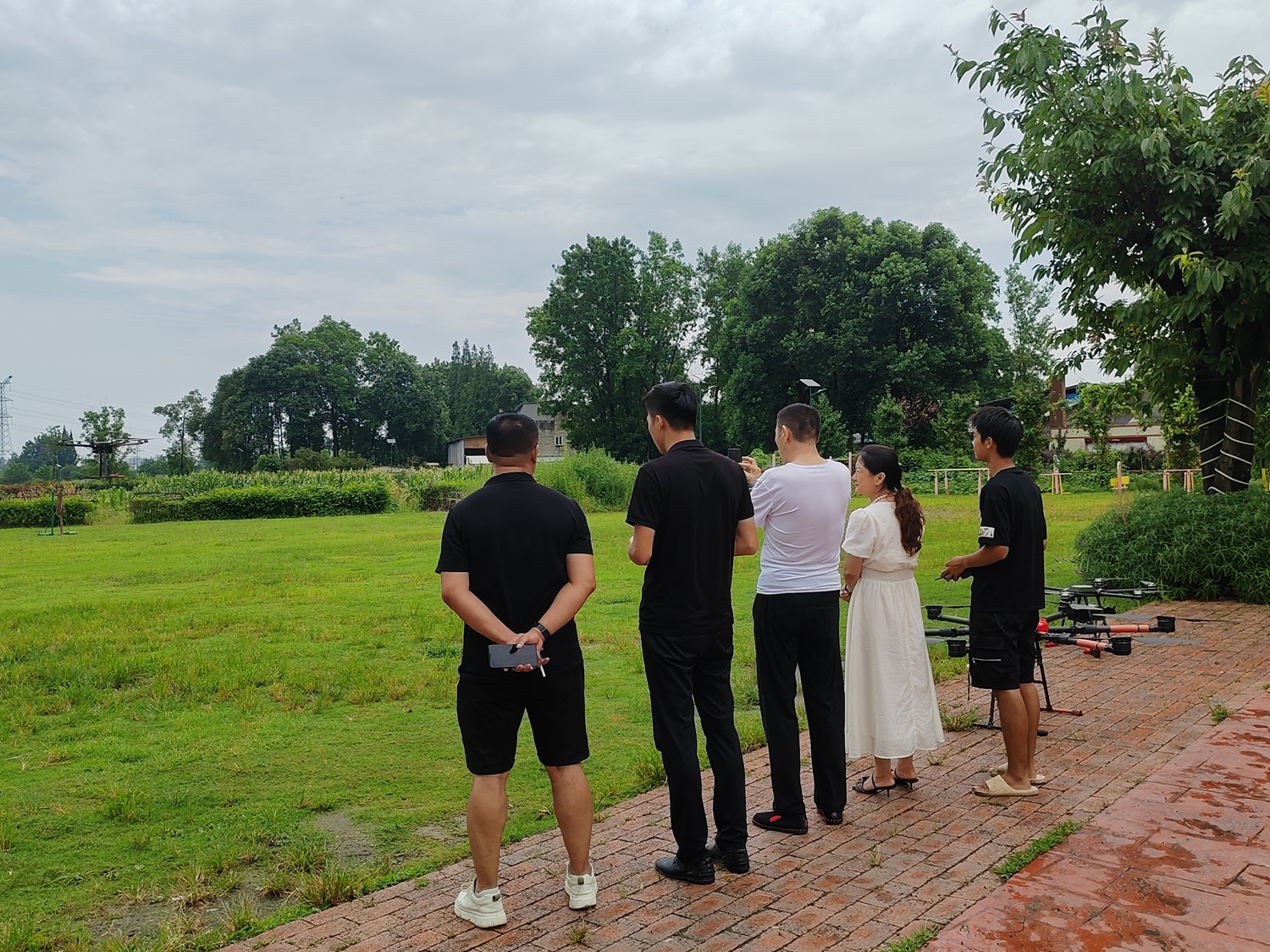 请添加图片